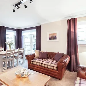 The Botanist Old Town 2 Bedroom Lift Parking Edinburgh
