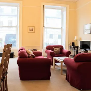 Traditional Georgian Flat In New Town Edinburgh
