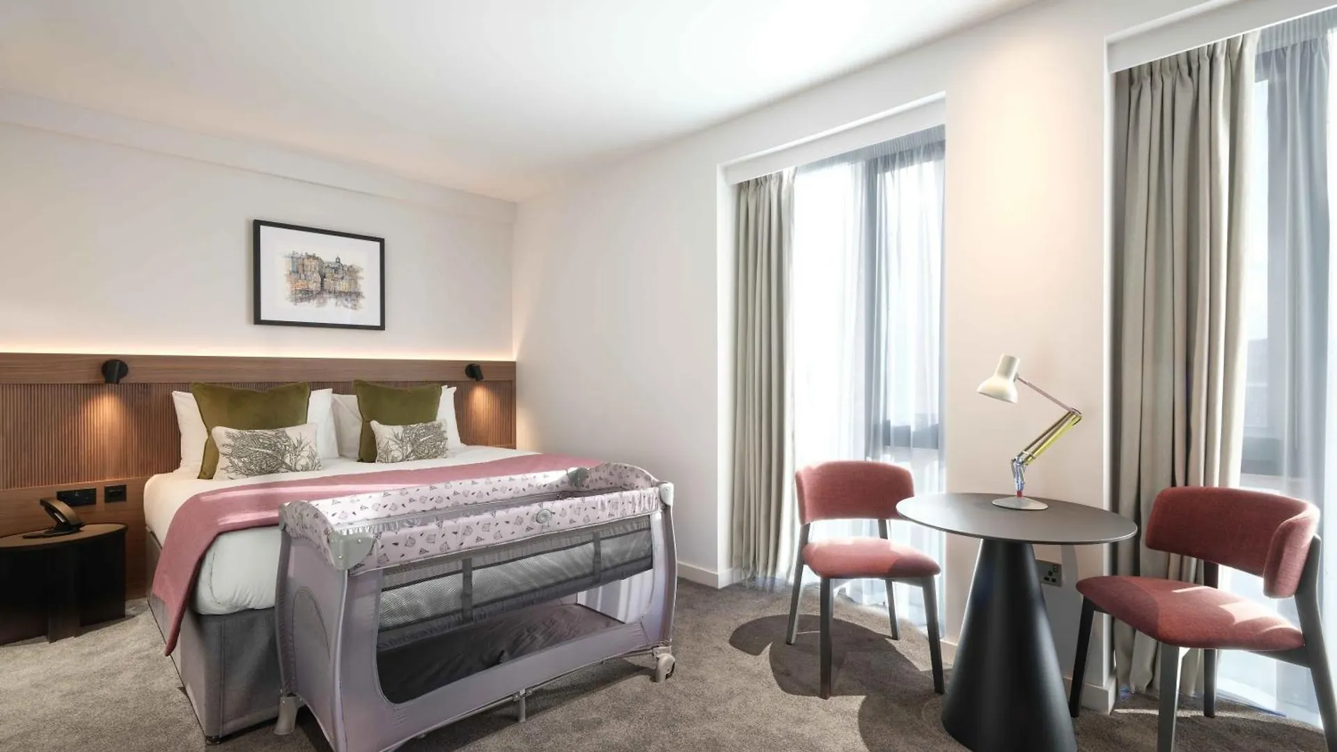 The Resident Edinburgh Hotel